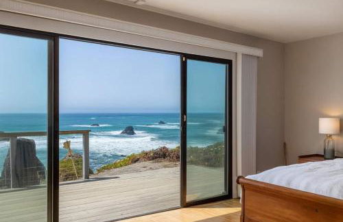 Seaside Elegance Oceanfront Escape with 3 Suites - Foto 14