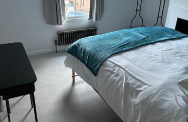 Kings reach eton, great location - Photo 10