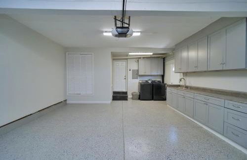 Renovated 5 Bd 3 Ba AC Private Deck Lawn - Foto 59