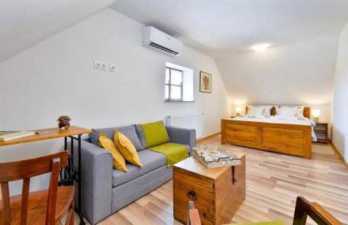 Cozy Home In Slavetic With Kitchen - Foto 28