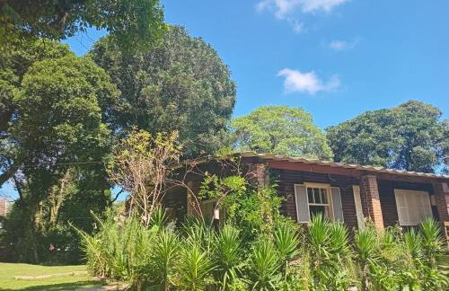 Chalé alpino em canela rs todo mobiliado com cozinha lareira split Wi-Fi 2 quartos perto do centro - Foto 27