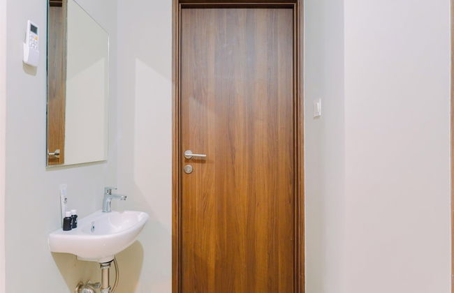 Homey And Minimalist 1Br Royal Sentul Park Apartment - Photo 8