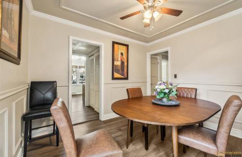 Cozy Evanston Villa with cinema and massage sofa - Foto 10