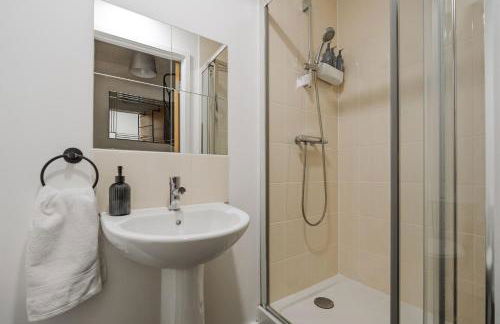 Trafford Stays - Work & Leisure - Foto 22