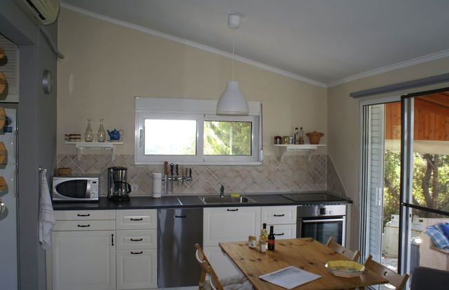 Holiday Home With Garden in Kritinia - Foto 5