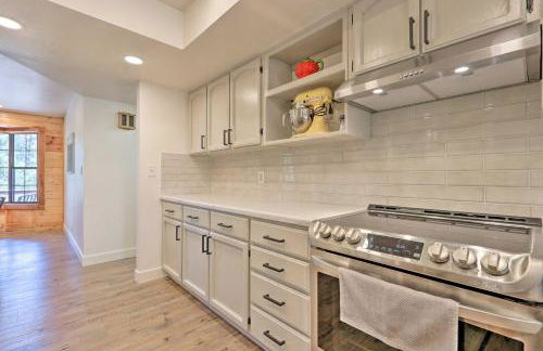 Deck, Games and Fire Pit Modern Pine Cabin! - Foto 13