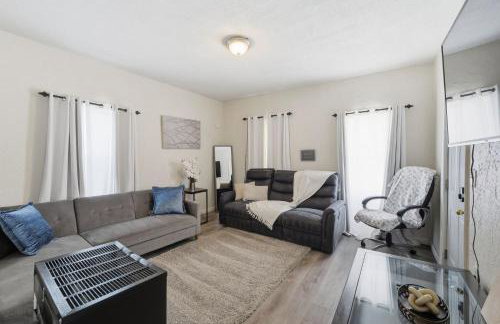 Cozy Adventure Filled Escape Free parking apts - Foto 18