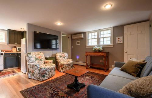 Elegant 7BR Estate with Pool & Hot Tub in Berkshires - Foto 38