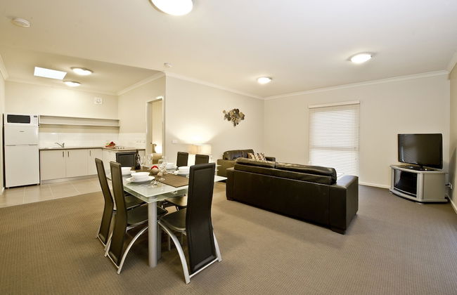 Moonlight Bay Apartments - Photo 9