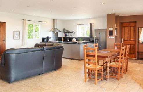 Cozy Home In Orgnac-L'aven With Wifi - Foto 5