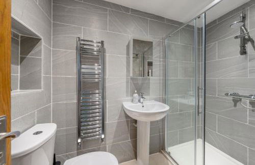 Newmarket House 5 Bedroom 5 En-suite Free Parking - Foto 18