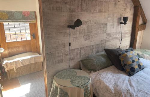 Annex at Southfields in idyllic Hampshire village - Photo 21