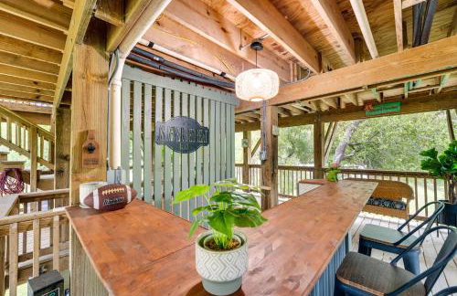 Riverfront Cuero Vacation Home with Spacious Deck! - Foto 24