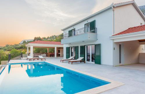 Secluded house - guaranteed privacy - heated pool - Photo 1