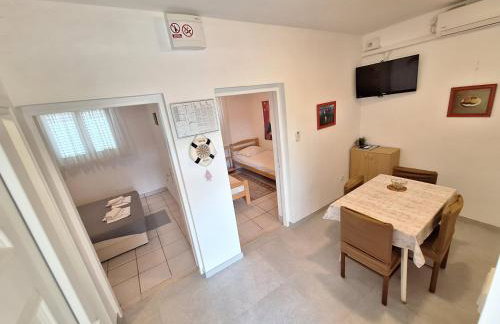 Sunny Bi-Pi Apartment - Photo 22