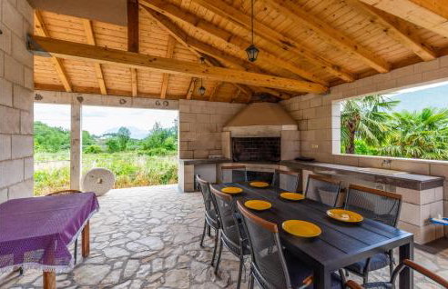 Three-Bedroom Apartment In Ostrvica - Photo 19