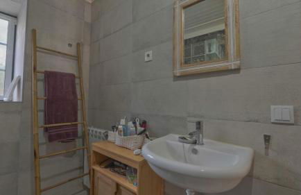 Large, converted farmhouse with pool - Foto 14