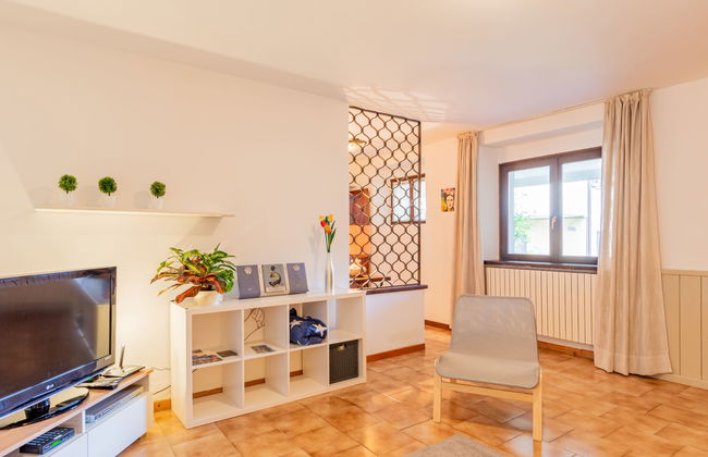 2 bedroom Apartment in Colico with garden and terrace - Photo 7