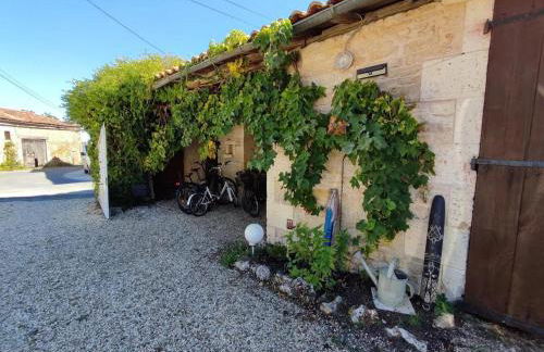 4 Bed-Sleeps 8-Aircon-Garden-Pool-Parking - Foto 17