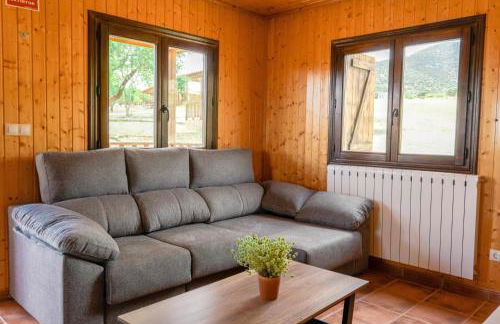 Aldea Los Odres - Cabañas de Madera de 1ª con Piscina Privada y BBQ en la puerta - Foto 6