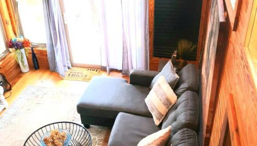 Gorgeous Tiny House with Indoor and Outdoor Lounging Space in Alabama - Foto 4