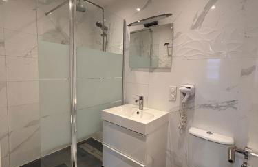 L'escale direct access to train station ideal location - Photo 4