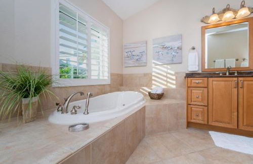 Villa Hibiscus-Waterfront-Free Heated Pool-Dock-Bikes-Other Amenities - Photo 37