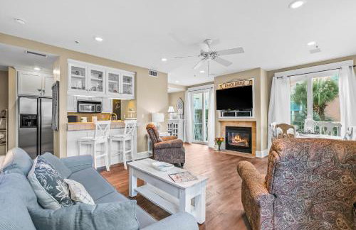 Carillon Beach condo with WiFi balcony pool and beach access - Foto 8