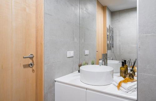 GuestReady - Aveiro stylish stay with a terrace - Photo 16