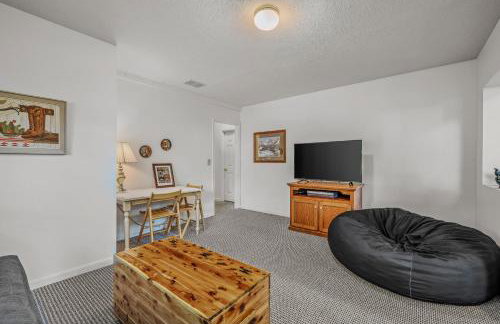 Almost Heaven - Grill, 2 King Beds, Wifi, Deck, Pool Access, Hiking, Wood Stove, Family Friendly - Foto 44