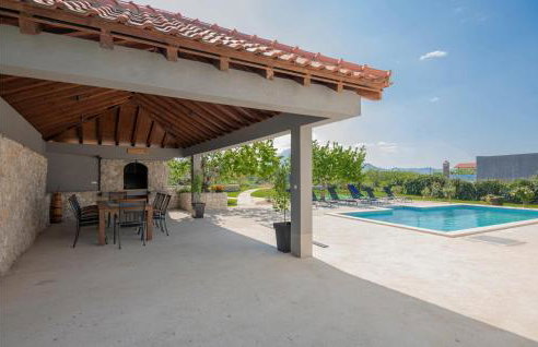 Lovely Apartment In Katuni With Wifi - Foto 11