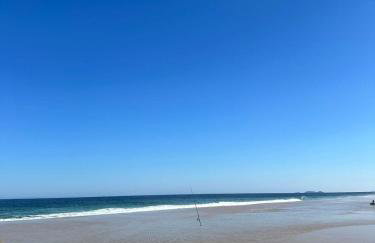 Pé na areia, vista incrível, casa aconchegante, ampla e de um astral - Foto 15