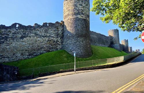 Characterful 2 bed within Conwy Walls - Foto 21