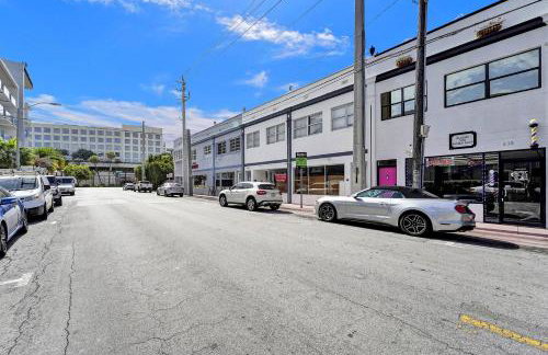 SOBE Monarch 1 - 2 BEDROOM 2 BATHROOM - MODERN APTS -WALK TO OCEAN DRIVE -2 INDEPENDENT 1 BEDROOM 1 BATHROOM APTS - Foto 36