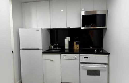 PlanURstay - Spacious Midtown West Fully-Serviced - 1BR & 1BTH - Foto 13