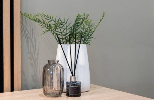 Trendy 1 Bedroom Flat near Leeds City with Free Parking, Ideal for Contractors & Long Stays - NordStay - Foto 12