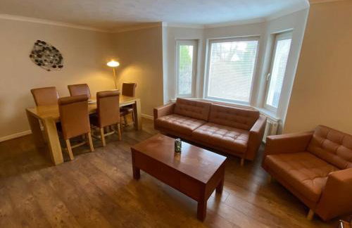 Isle of Lewis Townhouse 7 Bedrooms Sleeps 10 Stornoway - Foto 2
