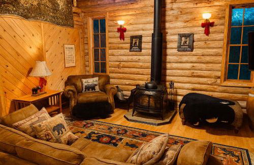 Crabapple-Secluded cabin with pond creek access, hot tube, fire pit in Blue Ridge - Photo 9