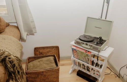 Walk to Cafe & Mall, One Mile to Dordt, Dog Theme - Foto 15