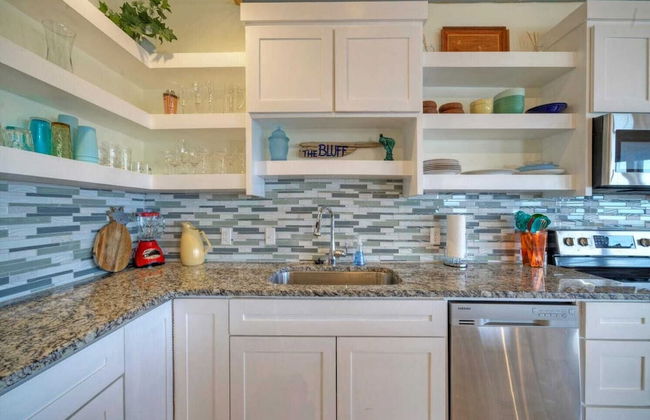 2 Waterfront Homes w/ Views, Pool, Boat Dock Laguna Village Oasis by Avantstay - Foto 27