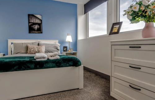 Two Bedroom by Brookland Stays Serviced Accommodation Short Lets Leeds with Free WiFi - Foto 4