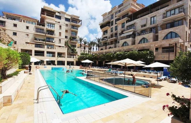 MAMAD - Deluxe 2BD Jaffa Dreams W Pool & Parking - Foto 35