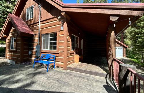 The Cozy Acorn Cascade Lake Retreat - Photo 5