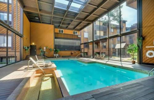 Modern MTN Condo Cozy 2BR Retreat Heated Pool - Foto 8