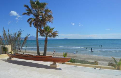 Maravilloso Apartamento AMANECER CABO a pie de playa y mar en CHALET ROQUETES - Foto 9