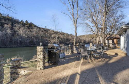 Foggy River Retreat - For 16 - Foto 72