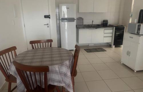 APTO FAMILIAR EM BERTIOGA JARDINS DO INDAIÁ A 500 M Praia - Foto 21