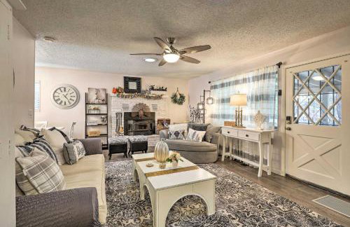 Renovated Cottage with Fire Pit in Munds Park! - Foto 3