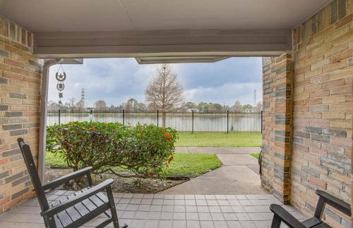 Lake-View Townhome with Pool Access in Houston Area! - Foto 30