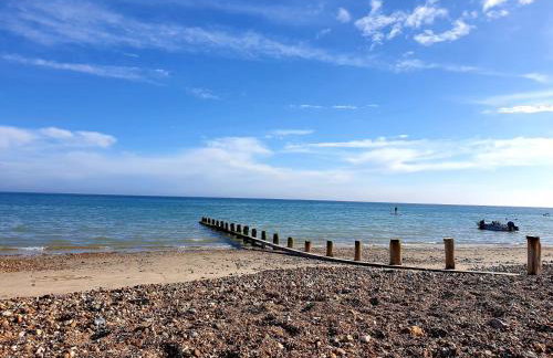 2 BDR Ground Floor Flat By Guest Nest Management - East Preston - 2 Min Walk To Beach - Foto 8